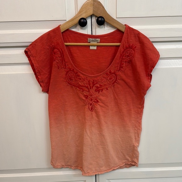 Lucky Brand Women's Embroidered Ombre Top. Size M. - Picture 1 of 7